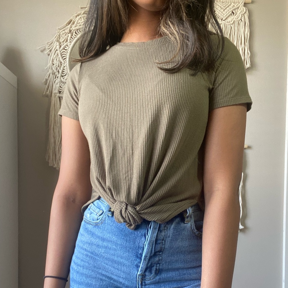 short sleeve side split tee